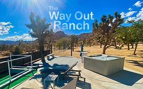 Epic Views, Huge House, Acres Of J-Trees To Explore, Hot Tub, Pool, Ac, And Mini-Golf